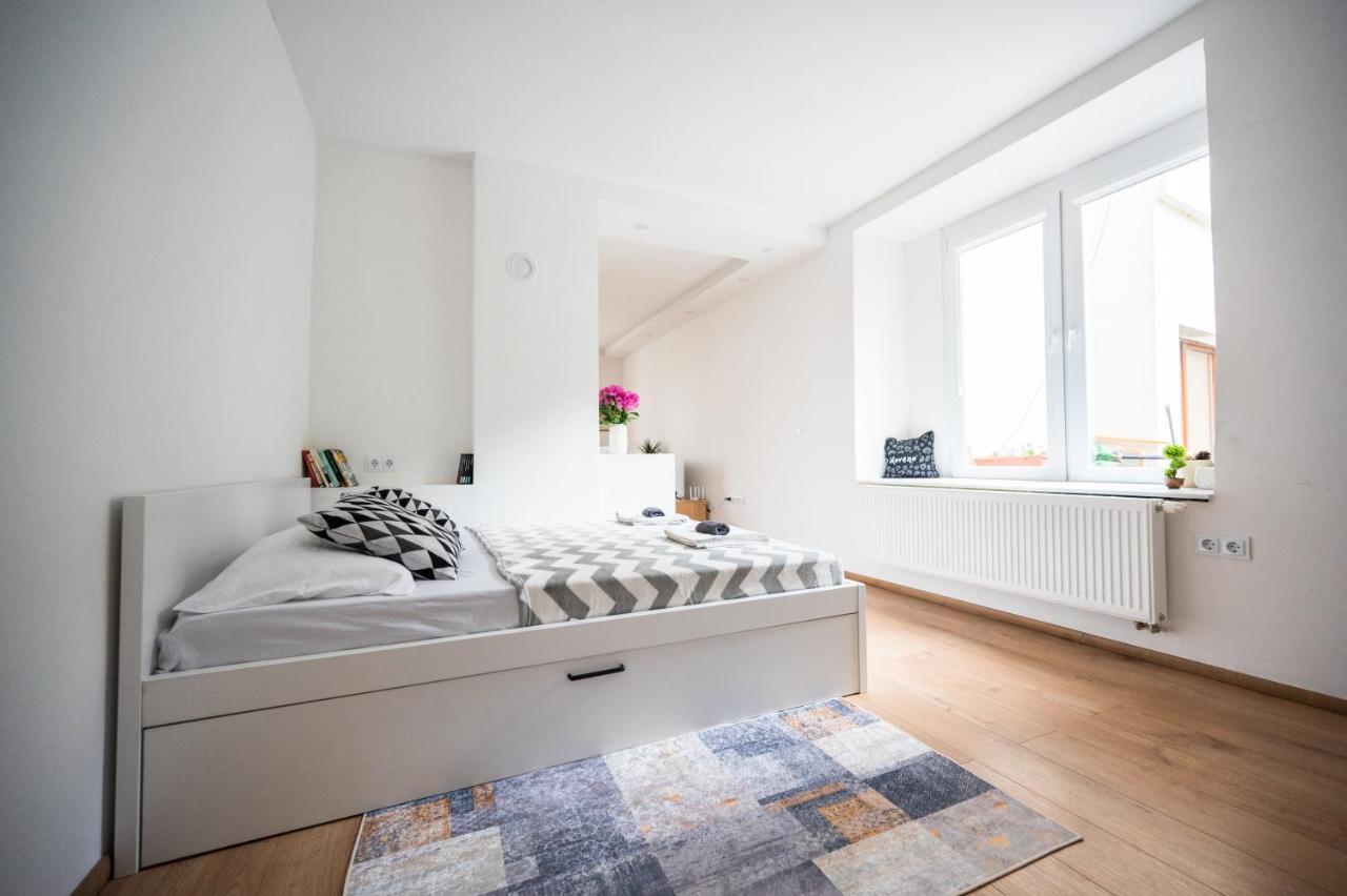 Modern Studio Apartment In The Old Town SJJ Eksteriør billede